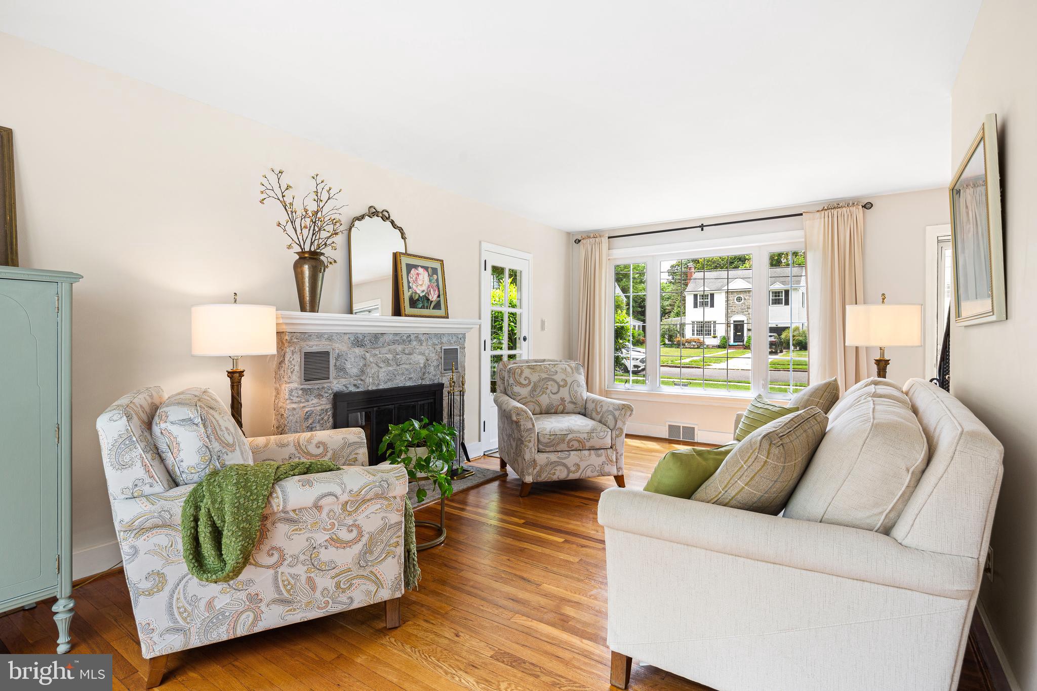 809 West Redman Avenue Haddonfield, NJ 08033 - Photo 6 of 42 Living room w/sliders to large rear deck