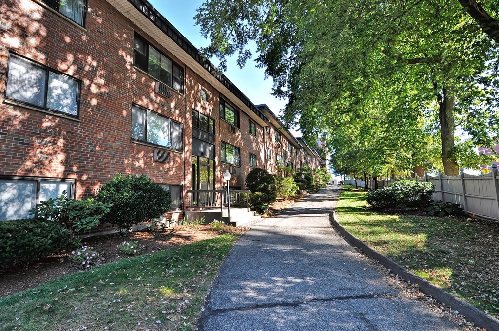 1323 Worcester Road, Unit E7 Framingham, MA 01701 - Photo 3 of 18