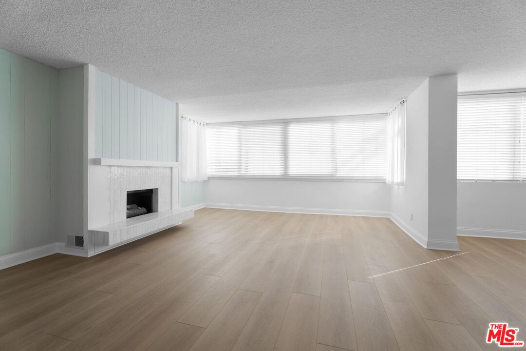 930 3rd Street, Unit 107 Santa Monica, CA 90403 - Photo 3 of 26