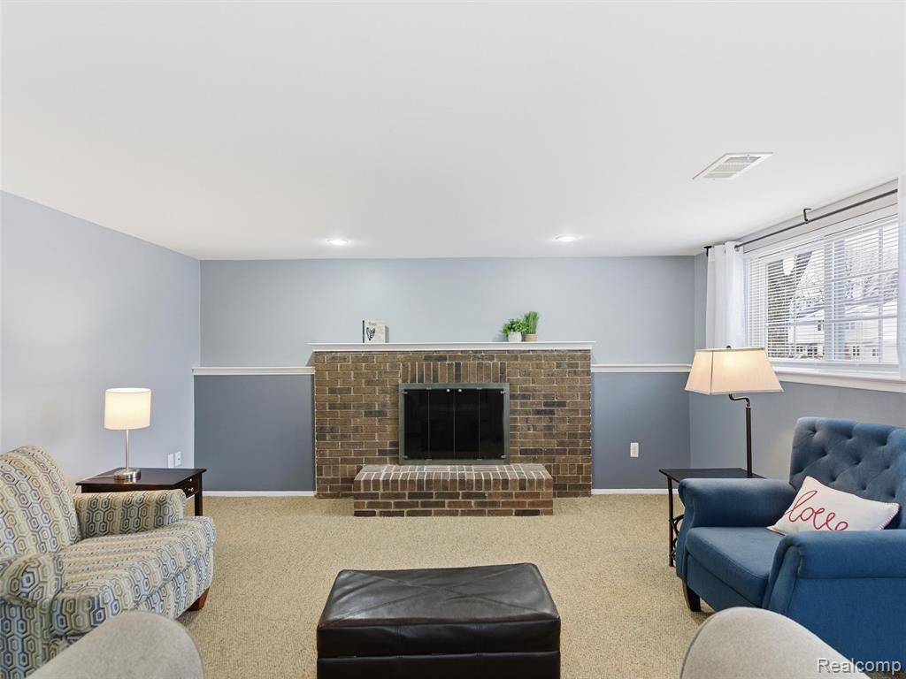 1595 Deerhurst Lane Rochester Hills, MI 48307 - Photo 24 of 40