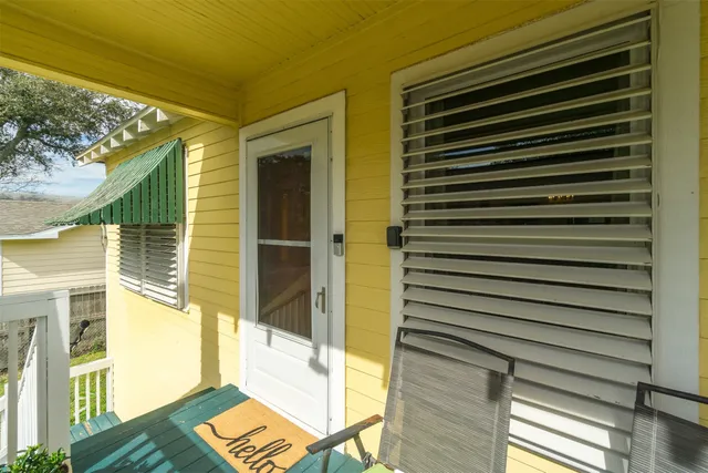 $2,399 | 3602 Ave Q 1/2, Unit UP, Galveston, TX 77550