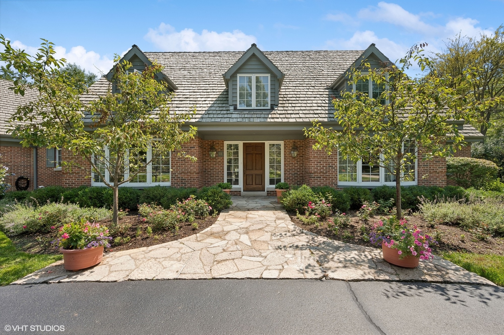 11 Bristol Road Northfield, IL 60093 - Photo 1 of 49