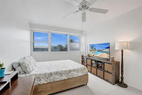 $425,000 | 1900 South Ocean Drive, Unit 301, Fort Lauderdale, FL 33316