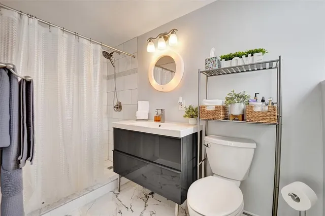 $425,000 | 1900 South Ocean Drive, Unit 301, Fort Lauderdale, FL 33316