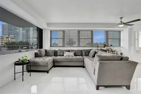 $425,000 | 1900 South Ocean Drive, Unit 301, Fort Lauderdale, FL 33316
