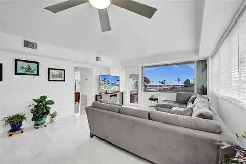 $425,000 | 1900 South Ocean Drive, Unit 301, Fort Lauderdale, FL 33316