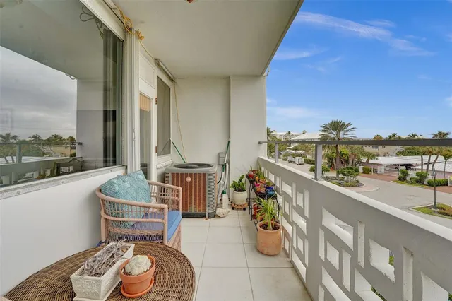 $425,000 | 1900 South Ocean Drive, Unit 301, Fort Lauderdale, FL 33316