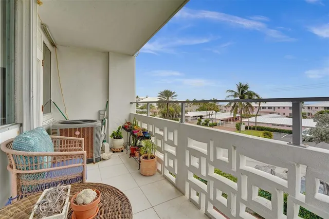 $425,000 | 1900 South Ocean Drive, Unit 301, Fort Lauderdale, FL 33316