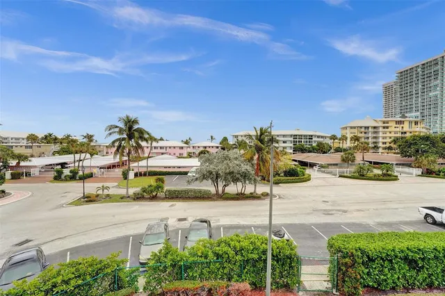 $425,000 | 1900 South Ocean Drive, Unit 301, Fort Lauderdale, FL 33316