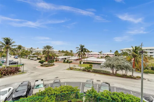 $425,000 | 1900 South Ocean Drive, Unit 301, Fort Lauderdale, FL 33316