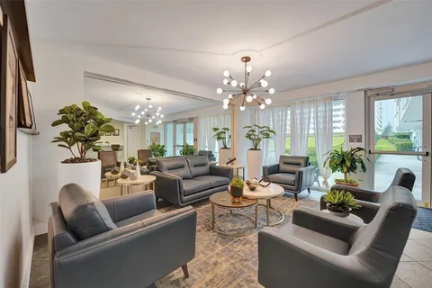 $425,000 | 1900 South Ocean Drive, Unit 301, Fort Lauderdale, FL 33316