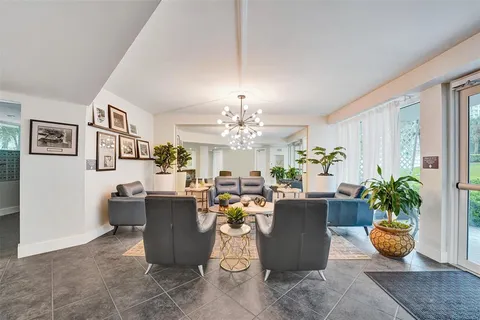 $425,000 | 1900 South Ocean Drive, Unit 301, Fort Lauderdale, FL 33316