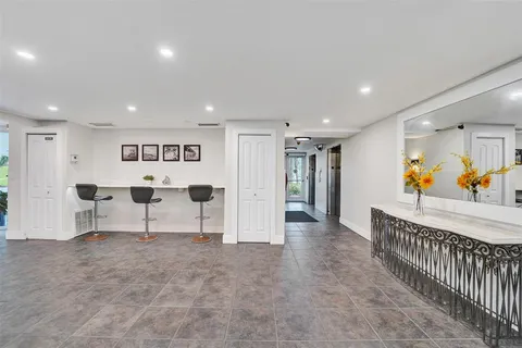 $425,000 | 1900 South Ocean Drive, Unit 301, Fort Lauderdale, FL 33316