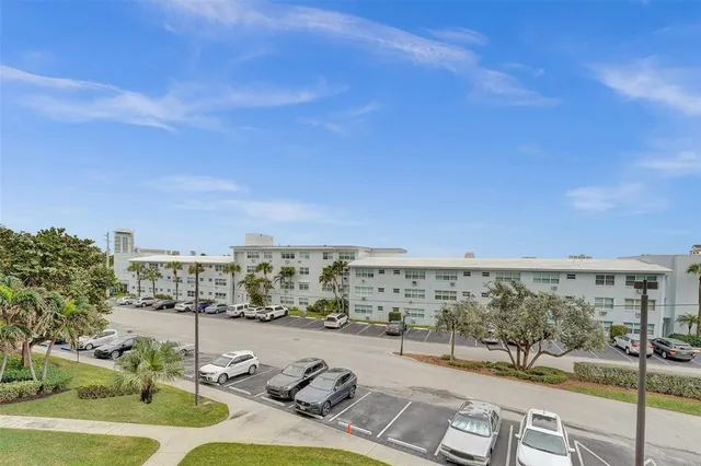 $425,000 | 1900 South Ocean Drive, Unit 301, Fort Lauderdale, FL 33316