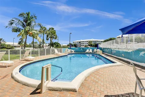 $425,000 | 1900 South Ocean Drive, Unit 301, Fort Lauderdale, FL 33316