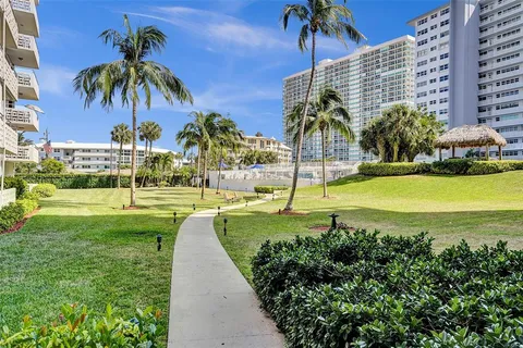 $425,000 | 1900 South Ocean Drive, Unit 301, Fort Lauderdale, FL 33316