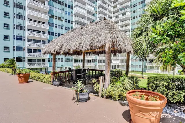$425,000 | 1900 South Ocean Drive, Unit 301, Fort Lauderdale, FL 33316