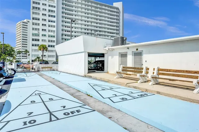 $425,000 | 1900 South Ocean Drive, Unit 301, Fort Lauderdale, FL 33316