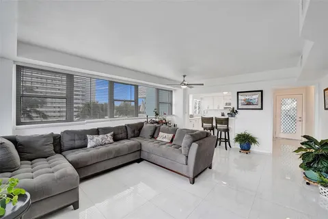 $425,000 | 1900 South Ocean Drive, Unit 301, Fort Lauderdale, FL 33316