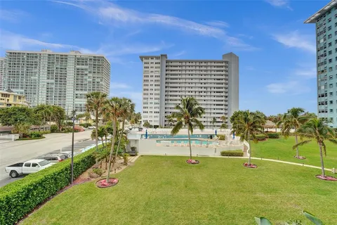 $425,000 | 1900 South Ocean Drive, Unit 301, Fort Lauderdale, FL 33316