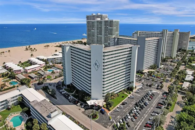$425,000 | 1900 South Ocean Drive, Unit 301, Fort Lauderdale, FL 33316