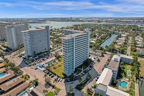 $425,000 | 1900 South Ocean Drive, Unit 301, Fort Lauderdale, FL 33316