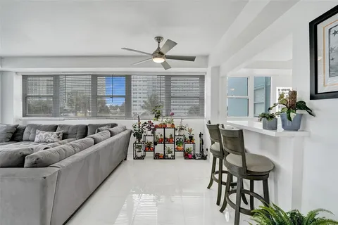 $425,000 | 1900 South Ocean Drive, Unit 301, Fort Lauderdale, FL 33316