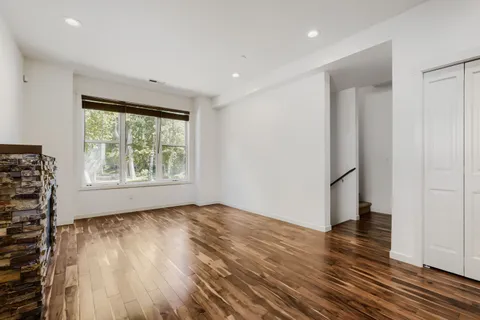 $1,500,000 | 303 Bellevue Way Southeast, Bellevue, WA 98004