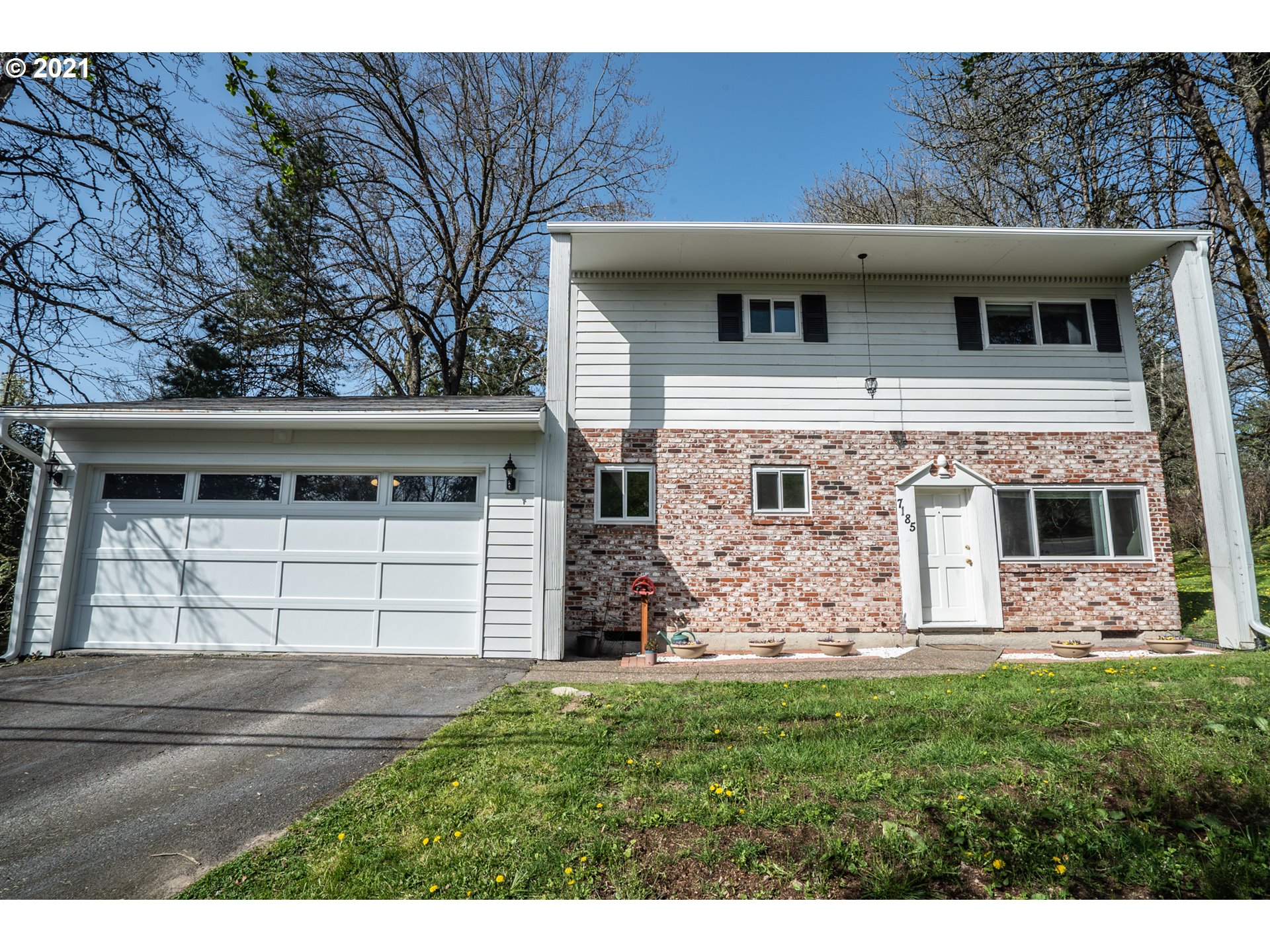 7185 Southwest Taylors Ferry Road Portland, OR 97223 - Photo 1 of 32 Gallery Image 1