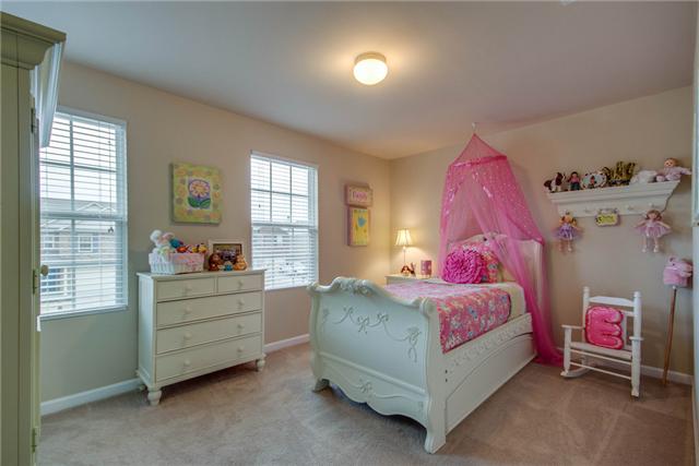 1031 Fulman Road Hendersonville, TN 37075 - Photo 18 of 20 CALLING ALL PRINCESSES..... THIS GUEST BEDROOM BOASTS PLENTY OF ROOM WITH A GREAT WALK IN CLOSET!