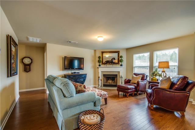 1031 Fulman Road Hendersonville, TN 37075 - Photo 10 of 20 VERY OPEN GREAT ROOM! COZY UP DURING THOSE COOL NIGHTS WITH THE FIREPLACE!!