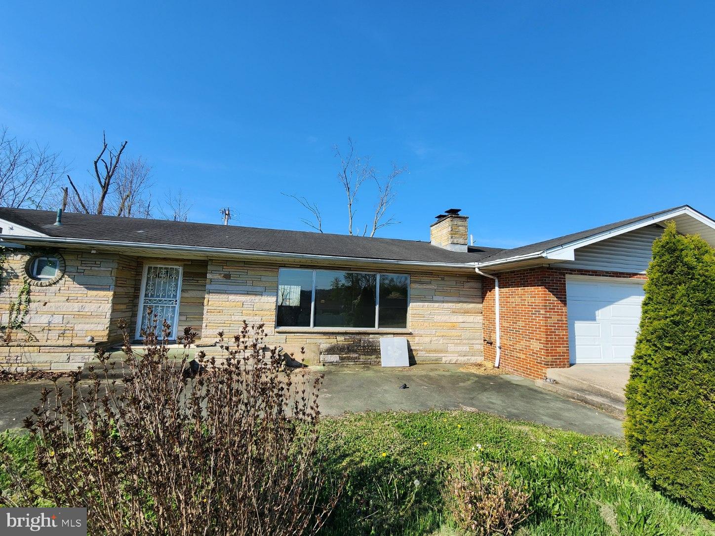 5504 Big Tyler Road Charleston, WV 25313 - Photo 3 of 35