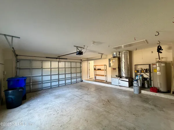 a view of livingroom with furniture