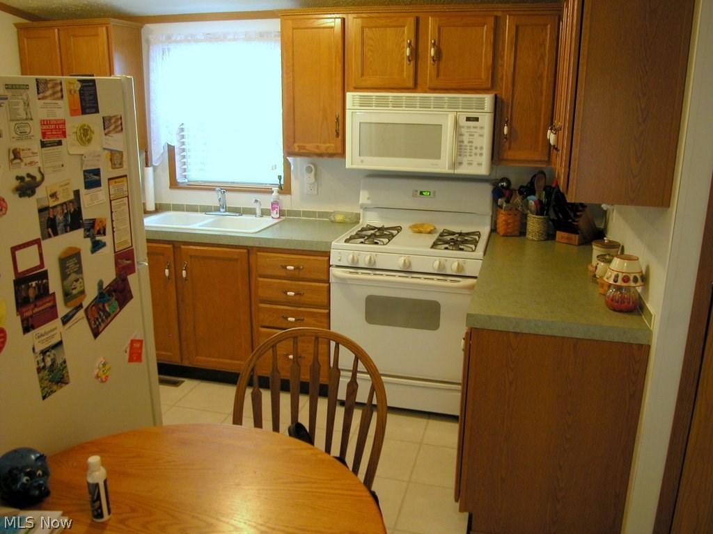 240 Millborne Road, Unit 13A Orrville, OH 44667 - Photo 4 of 19