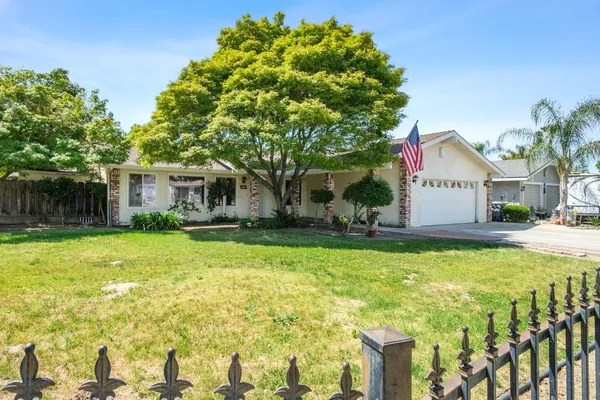 $405,000 | 1305 Barbara Street, Selma, CA 93662