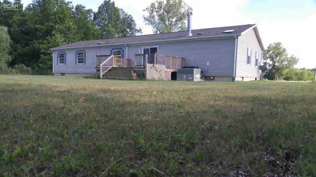 7094 Farrand Road Clio, MI 48420 - Photo 3 of 32 21198595-2.JPG