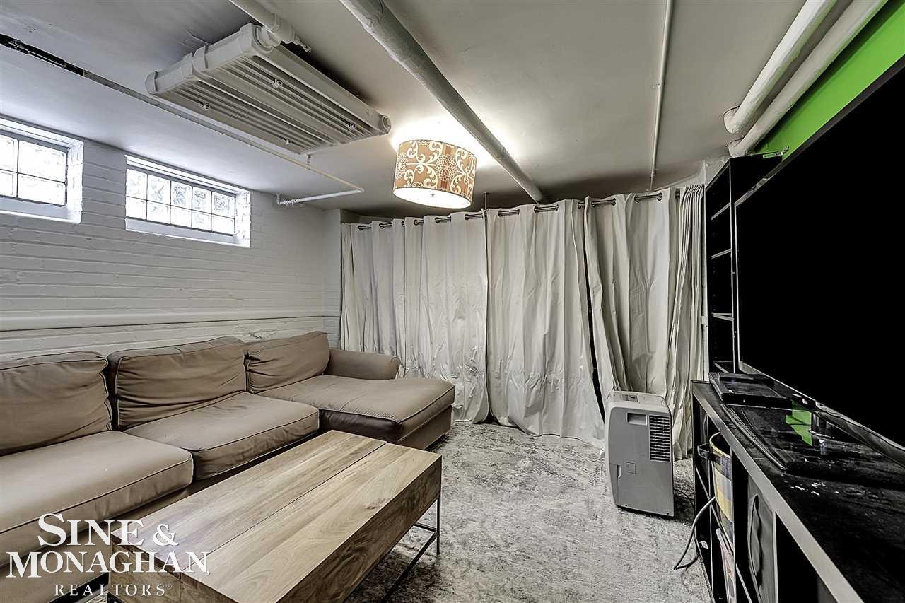 1147 Yorkshire Road Grosse Pointe, MI 48230 - Photo 33 of 42 50082456-32.JPG
