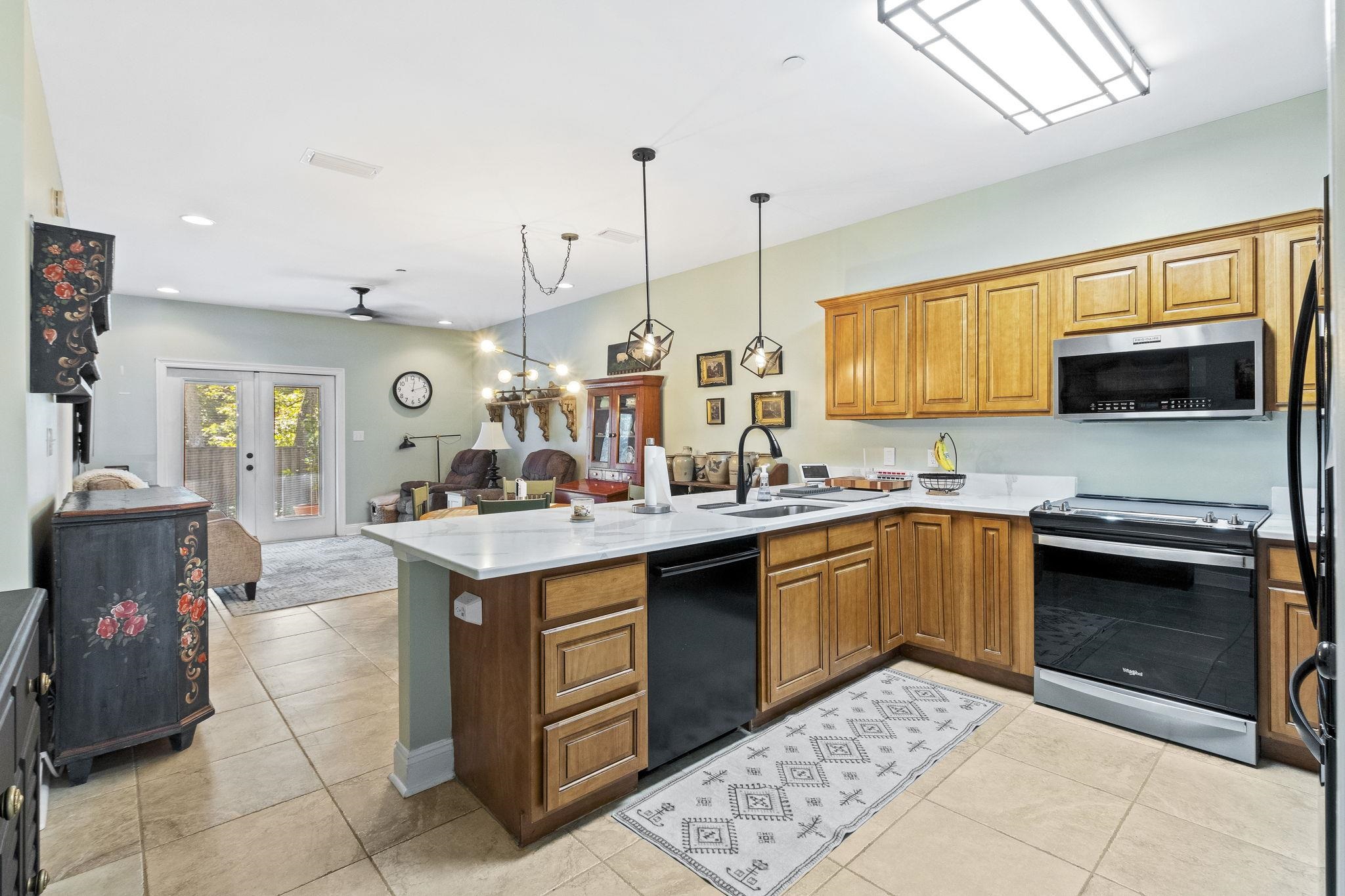 20637 Blueberry Lane, Unit 15 Fairhope, AL 36532 - Photo 5 of 20 Kitchen