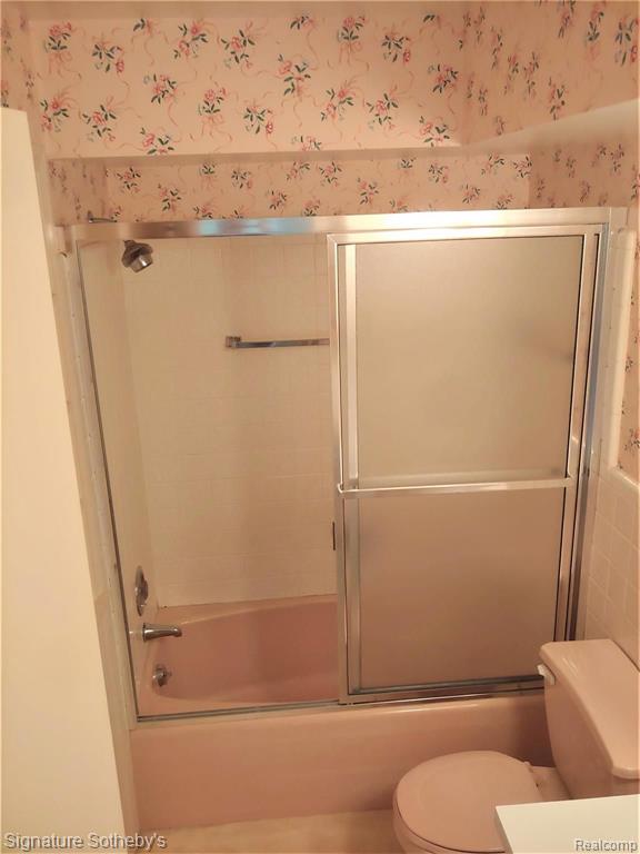 1750 Vernier Road, Unit 5 Grosse Pointe Woods, MI 48236 - Photo 17 of 33