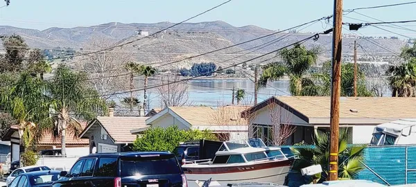 $1,635 | 16911 Glenetta Way, Unit 1, Lake Elsinore, CA 92530