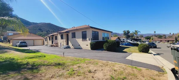 $1,635 | 16911 Glenetta Way, Unit 1, Lake Elsinore, CA 92530