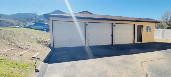 $1,635 | 16911 Glenetta Way, Unit 1, Lake Elsinore, CA 92530