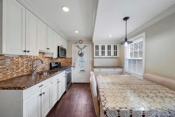 $689,999 | 41 Walton Street, Brentwood, NY 11717