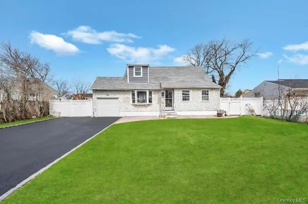 $689,999 | 41 Walton Street, Brentwood, NY 11717