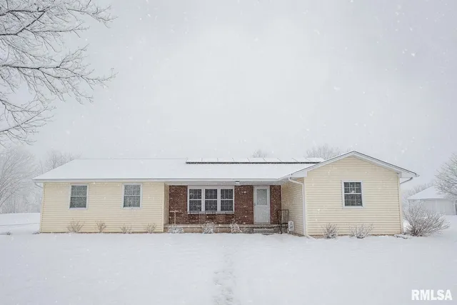 $200,000 | 482 East 4th Street, Woodhull, IL 61490