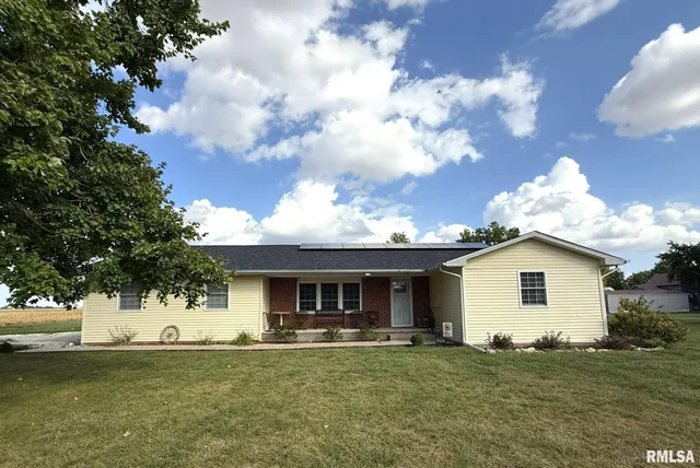 $200,000 | 482 East 4th Street, Woodhull, IL 61490