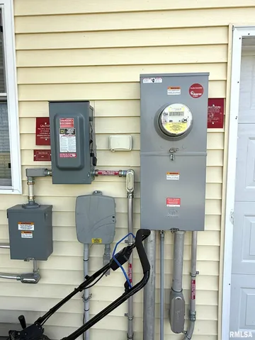 $200,000 | 482 East 4th Street, Woodhull, IL 61490