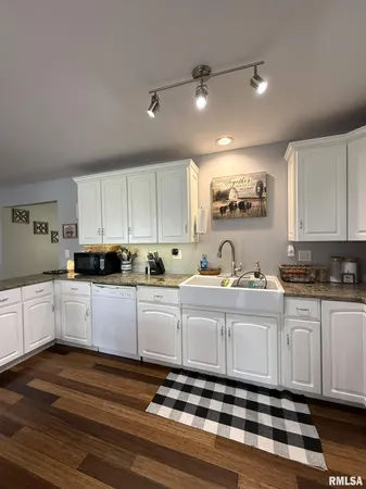 $200,000 | 482 East 4th Street, Woodhull, IL 61490