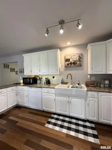 $200,000 | 482 East 4th Street, Woodhull, IL 61490