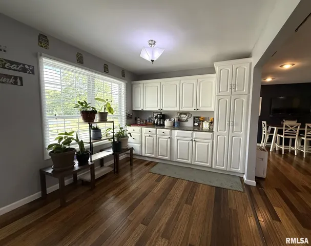 $200,000 | 482 East 4th Street, Woodhull, IL 61490